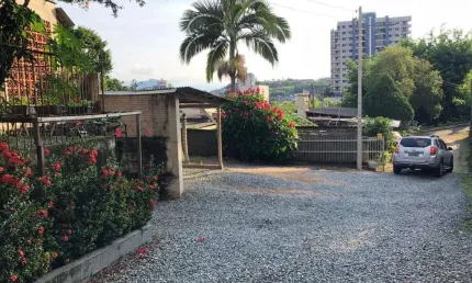 Casa à venda, 4 quartos, 2 vagas, Centro - Jaraguá do Sul/SC