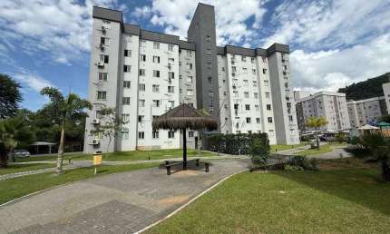 Oportunidade Única no Bairro João Pessoa: Apartamento Compacto com 2 Dormitórios, Semi Mobiliado e Condomínio Completo!