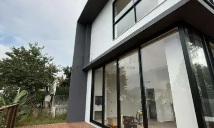 Terreno com construção de casa alto padrão bairro Jaraguá Esquerdo