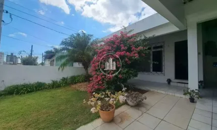 Casa com 3 quartos à venda na Rua Manoel Loureiro, 1, Barreiros, São José