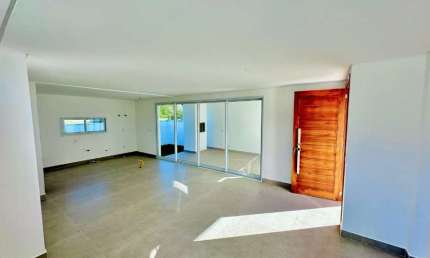Casa Nova à venda no Ribeirão da Ilha em Florianópolis