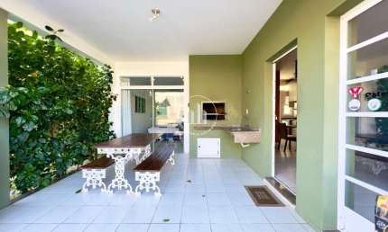 Casa 4 Quartos com 2 Suítes e 137m² - Barra da Lagoa