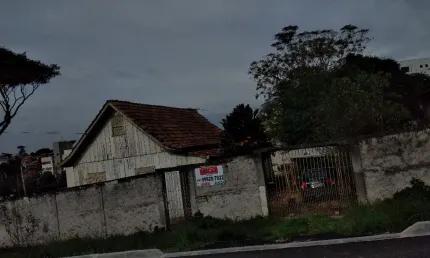 Vendo excelente terreno próximo Avenida Presidente Kennedy. - Bairro: Guaíra.  Curitiba - Pr