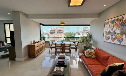 Imperdível oportunidade de adquirir um luxuoso apartamento de 4 quartos na Pituba, Salvador-BA, com 3 suítes e 3 vagas de garagem.