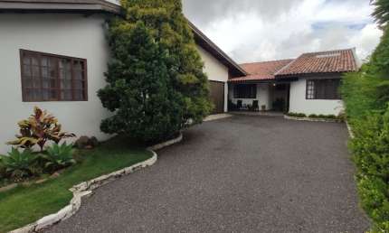 Casa Estilo Colonial - Bairro Ouro Verde, Campo Largo