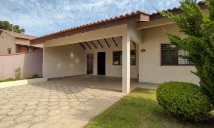 Ótima casa com piscina no Jardim Bela Vista, Itaqui, Campo Largo
