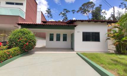 Casa Térrea no Condomínio Forest Hill, 3 suítes, 4 vagas na garagem
