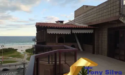 Cobertura tríplex com 5 quartos e vista para a praia do forte !!