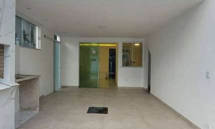 Apartamento térreo com 2 quartos, sendo 1 suíte na Praia do Foguete !!!