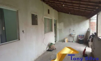 Excelente Oportunidade, Casa com um terreno á venda no Monte Alto!