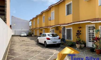 Excelente Casa em Condomínio no Jardim Flamboyant em Cabo Frio!!!