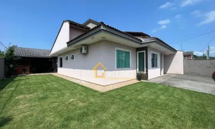Linda casa com piscina à venda, 130 m² por r$ 699.000 - joão costa - joinville/sc