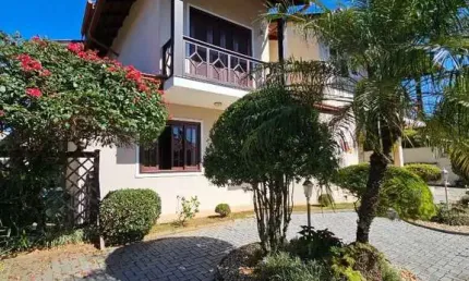 Casa com 5 dormitórios no Condomínio Orleans à venda, 457 m² por R$ 3.300.000 - América - Joinville/SC