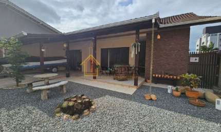 Casa com 3 dormitórios à venda, 130 m² por R$ 799.000,00 - Floresta - Joinville/SC