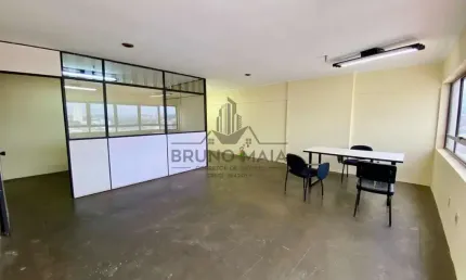 Sala Comercial para Venda em Bragança Paulista, Centro, 2 banheiros