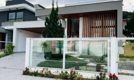 Casa 3 Dormitórios (1 Suíte) Pedra Branca, Palhoça/SC