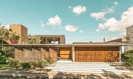 Casa de 3 suítes à venda no Cacupé, Florianópolis, com vista para o mar