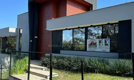 Casa  3 Dormitórios, Hidromassagem e Piscina no Pedra Branca - Palhoça/SC