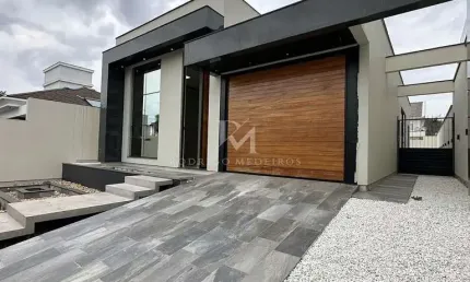 Casa 3 Dormitorios, 1 Suite com Hidromassagem bairro Pedra Branca - Palhoça/SC