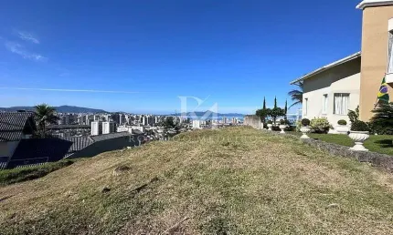 Terreno em condomínio fechado à venda na Rua das Laranjeiras, Bosque das Mansões, São José