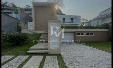 Casa 4 Dormitórios (2 Suítes), Piscina - Itacorubi - Florianópolis/Sc