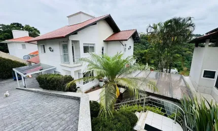 Casa com 4 quartos e lazer integrado no Bosque das Mansões, São José