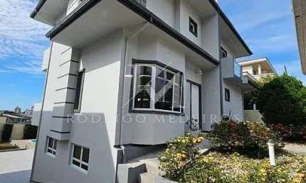 Casa 5 Dormitórios (2 Suítes), Piscina - Bosque das Mansões, São José-SC