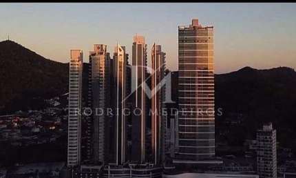 Apartamento 4 Suítes de Frente para o Mar - Balneário Camboriú/SC