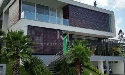 Casa 4  Suites em frente à Orla no Bairro Cacupé - Florianópolis/SC