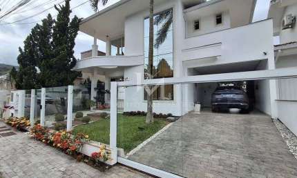 Casa 3 Dormitórios (1 Suíte) Mobiliado - Pedra Branca, Palhoça-SC