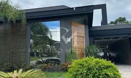 Casa 3 Dormitórios (1 Suíte) -Pedra Branca, Palhoça / SC