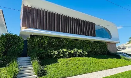 Casa de luxo com 4 suítes e piscina infinita em Jurerê Internacional, Florianópolis