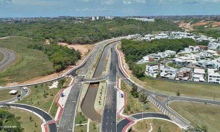 Terreno comercial para alugar na Avenida Luís Viana Filho, 2841, Paralela, Salvador