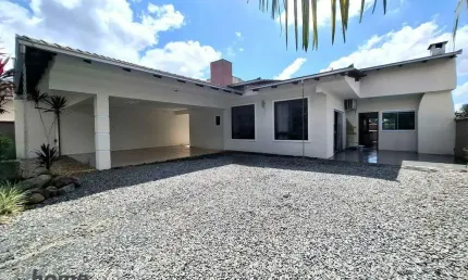 Casa com 3 quartos, sendo 1 suíte, à venda no Costa e Silva por R$ 795.000,00