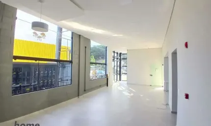 Sala comercial com 107m² para aluguel na Av. Santos Dumont no bairro Bom Retiro por R$4.900,00+ taxas