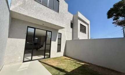 Casa com 3 quartos e 2 banheiros à venda, 120 m² por r$ 595.000