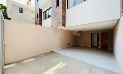 Casa Triplex - 03 qts. - 01 suíte - 04 vg. - 200m² - R$895K