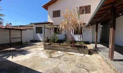Casa 4 quartos - 3vagas -  Á venda no Planalto, Belo Horizonte