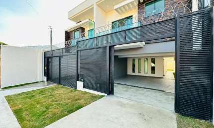Casa com 4 Quartos e 4 banheiros à Venda, 210 m² por R$ 1.290.000