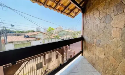 Casa 180m² - 03 qts. - 01 suíte - 03 banho - 02 vg. - R$ 745K