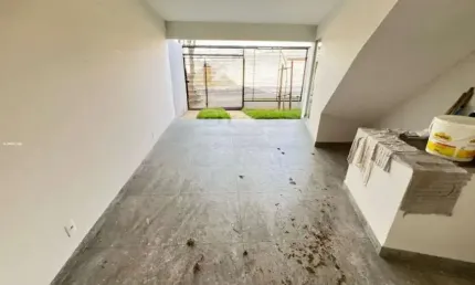 Casa geminada a venda Bairro Céu Azul - 2 quartos com varanda - 2 vagas