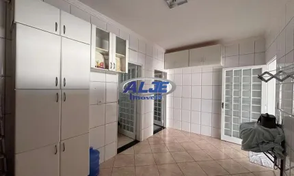 Casa com 3 quartos à venda na Rua Nove de Julho, Parque Residencial Santa Gertrudes, Marília por R$ 730.000
