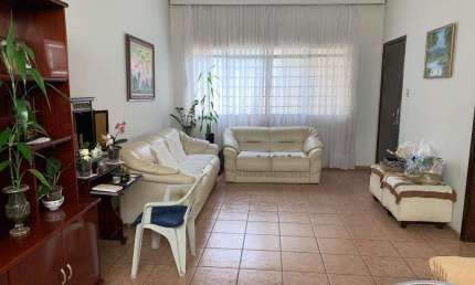 Casa com 4 quartos à venda no Centro, Marília  por R$ 750.000