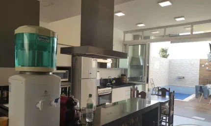 Casa com 3 quartos à venda na Rua Eugenio Cleto Avila, Residencial Villa Flora Aquarius, Marília, 176 m2 por R$ 1.200.000