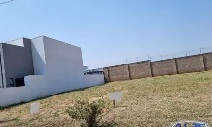 Casa em condomínio fechado à venda na Rua Eugenio Cleto Avila, Residencial Villa Flora Aquarius, Marília por R$ 244.000