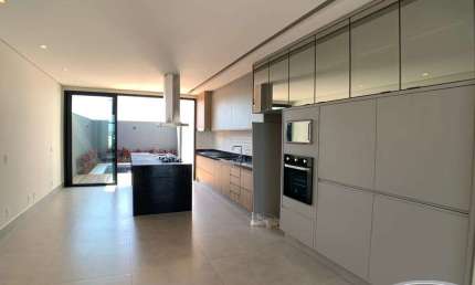 Casa em condomínio fechado com 3 quartos à venda na Avenida dos Jardins, Jardins de Renoir, Marília, 220 m2 por R$ 1.590.000