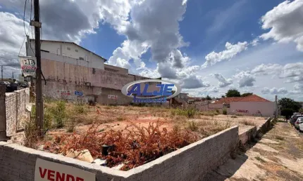 Terreno à venda na Rua Coronel Galdino de Almeida, Alto Cafezal, Marília por R$ 700.000