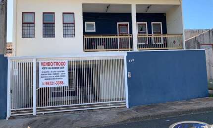 Casa com 4 quartos à venda na Rua Hernani Frangipani, Professor José Augusto da Silva Ribeiro, Marília, 240 m2 por R$ 400.000