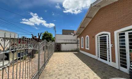 Casa com 3 quartos à venda na Rua Júlio de Mesquita, Jardim Maria Izabel, Marília por R$ 700.000