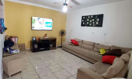 Casa com 3 quartos à venda na Rua Guararapes, Jardim Monte Castelo, Marília, 190 m2 por R$ 350.000
